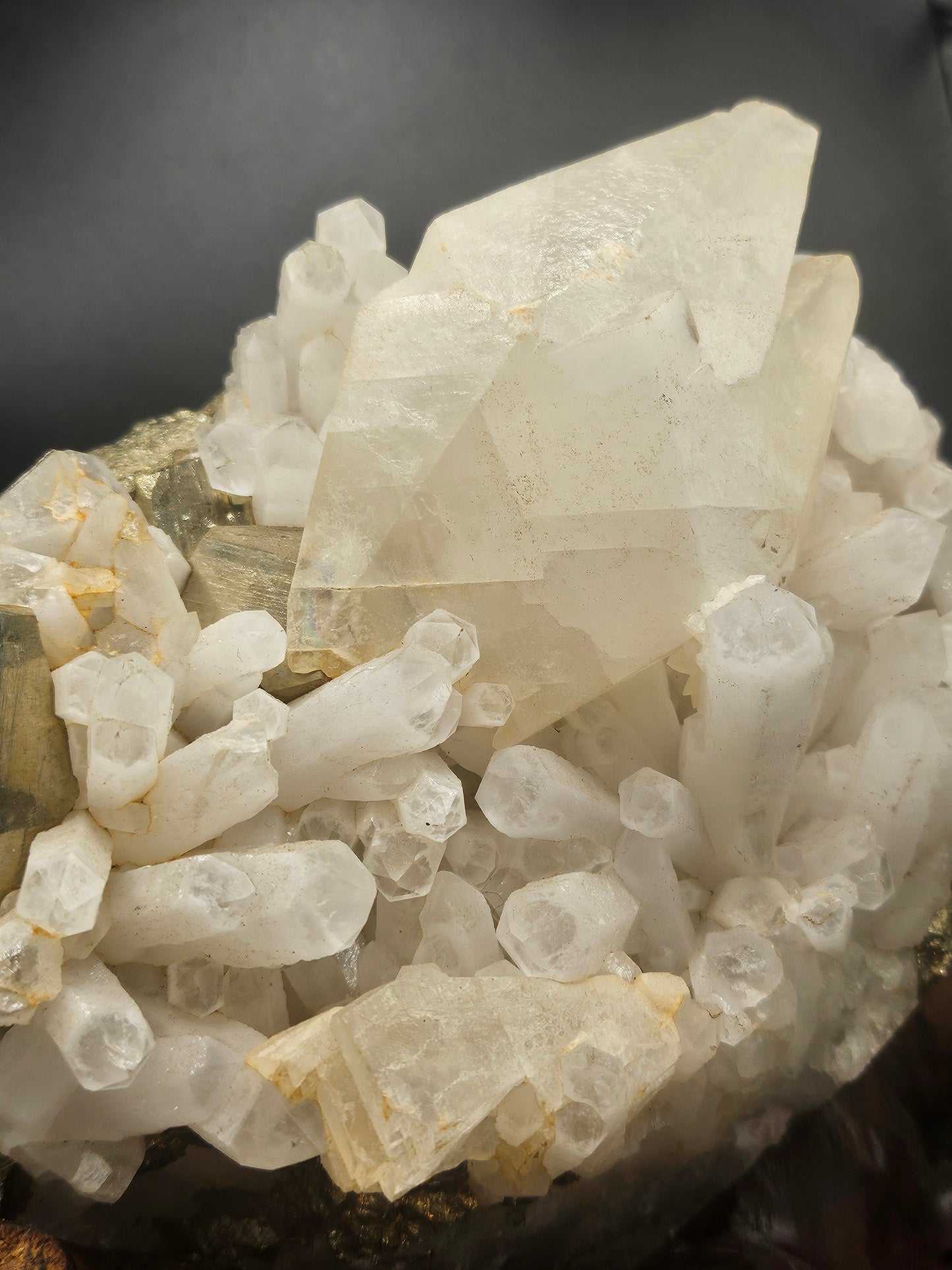Pyrite & Calcite — Spécimen Naturel de Collection | 1,784 kg | Pièce Unique