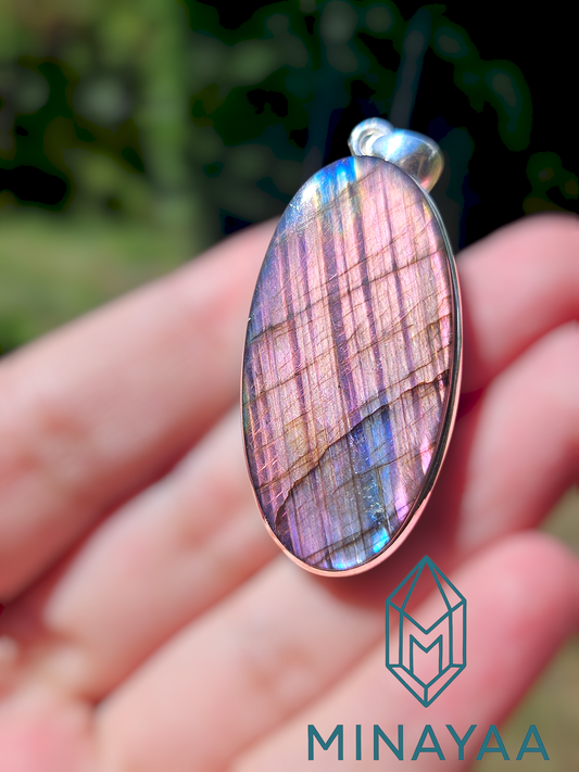 Labradorite violette en pendentif Argent